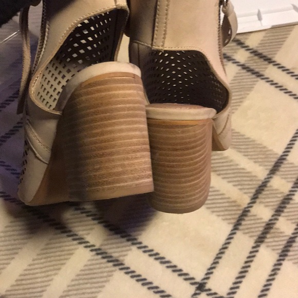 Steve Madden booties - Picture 2 of 8